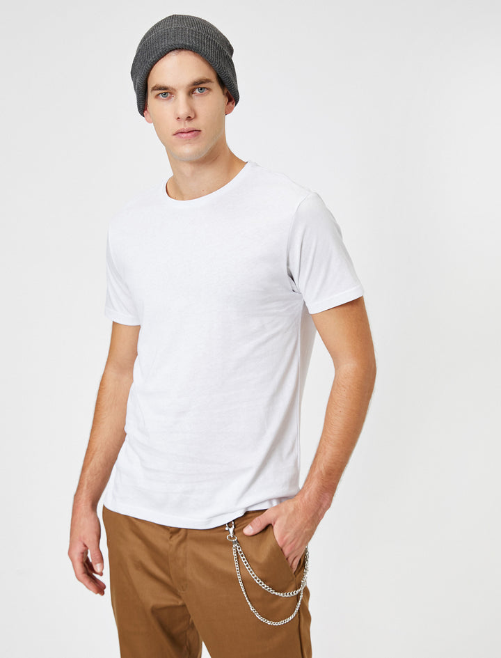 KOTON - MEN TSHIRT SS BSC WHITE by KOTON priced at #price# | Bagallery Deals