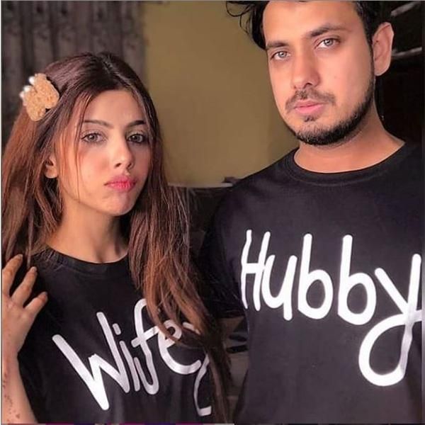 Emerce- Pack of 2 Hubby Wifey Printed Half Sleeves T Shirts Black