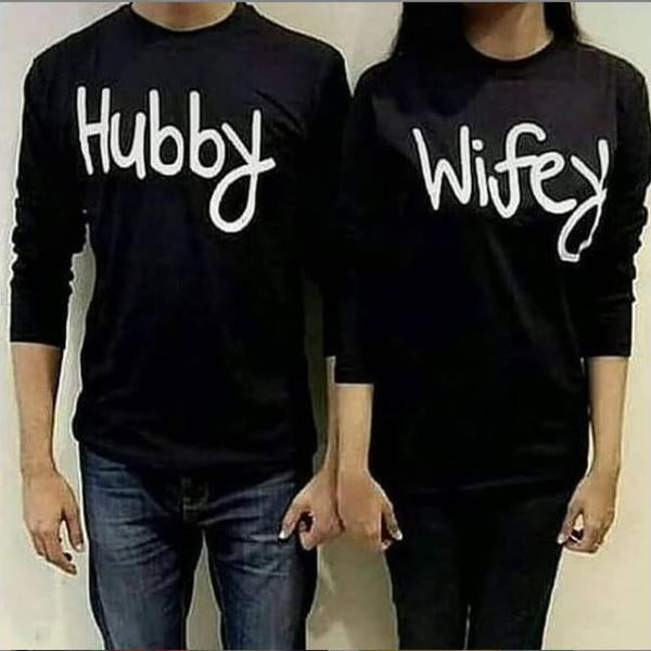 Emerce- Pack of 2 Hubby Wifey Printed Full Sleeves T Shirt Black