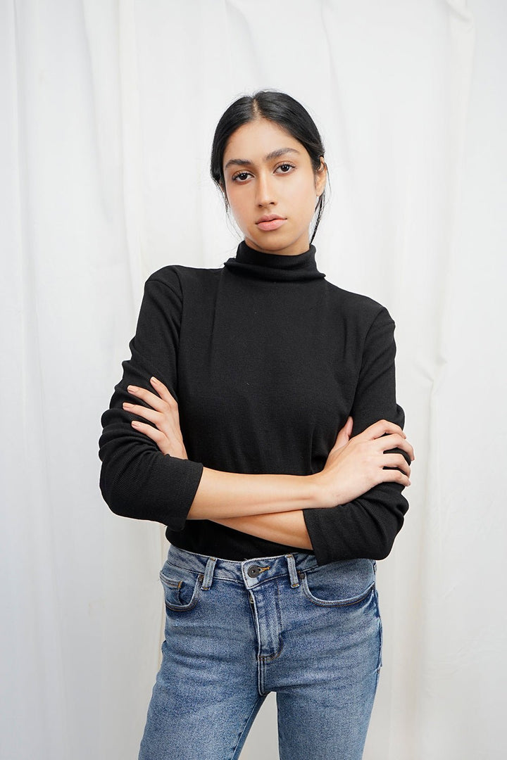 VYBE High Neck Slim Fit Basic Tee-Black